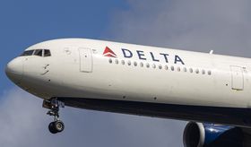 stowaway-discovered-delta-time-bound-hawaii-thumbnail