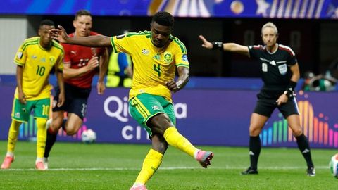 South Africa keeps its World Cup hopes alive with 1-1 draw against Czechia
