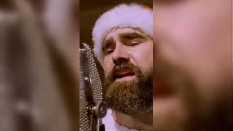 See Jason Kelce sing his new Christmas song | Haystack News