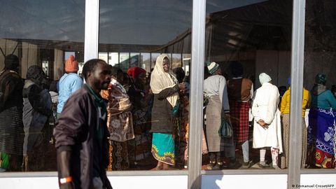 Thousands leave S. Africa over threats of xenophobic attacks