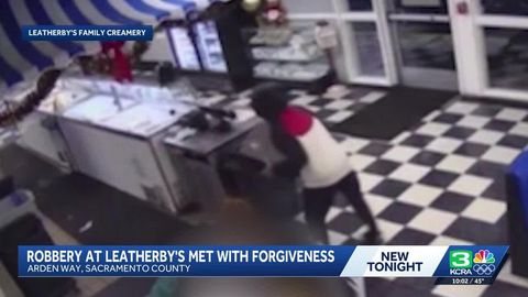 Video shows robbery at Arden-Arcade eatery with customers nearby